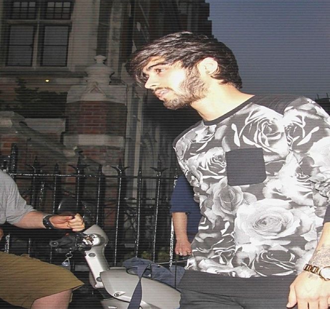 — Continuă prin felul în care produce dispariția oricărei distanțe, sărutându-i buzele preț de - 03 Kick senseless my defenses!