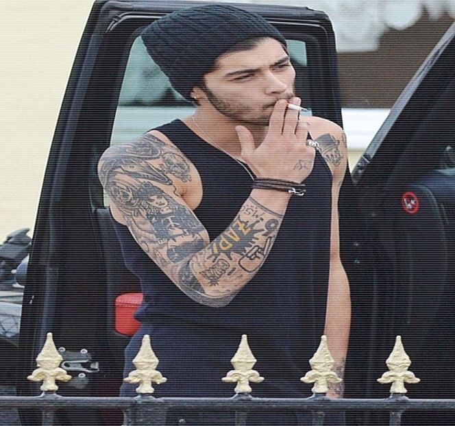 — Încetul urcă spre aceleași zone, reușind în acest fel să-i captureze buzele într-un alt - 03 Kick senseless my defenses!