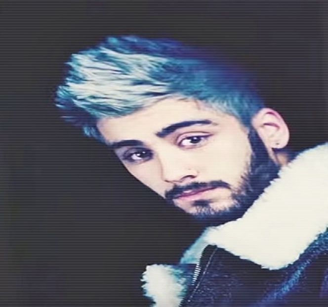 — Despărțite de aceeași milimetri nesemnificativi, vârful membrului său produce un - 03 Kick senseless my defenses!