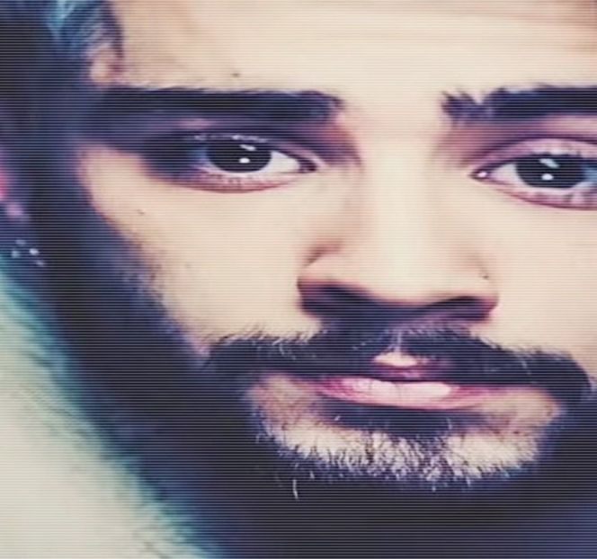 — Anterioare. Astfel, odată cu depărtarea automată a picioarelor, venită din partea lui - 03 Kick senseless my defenses!