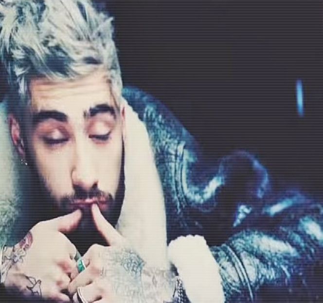 — Pentru a-i coborî acesteia buza inferioară, treptat retrăgându-și-l și înlocuind zona prin - 03 Kick senseless my defenses!