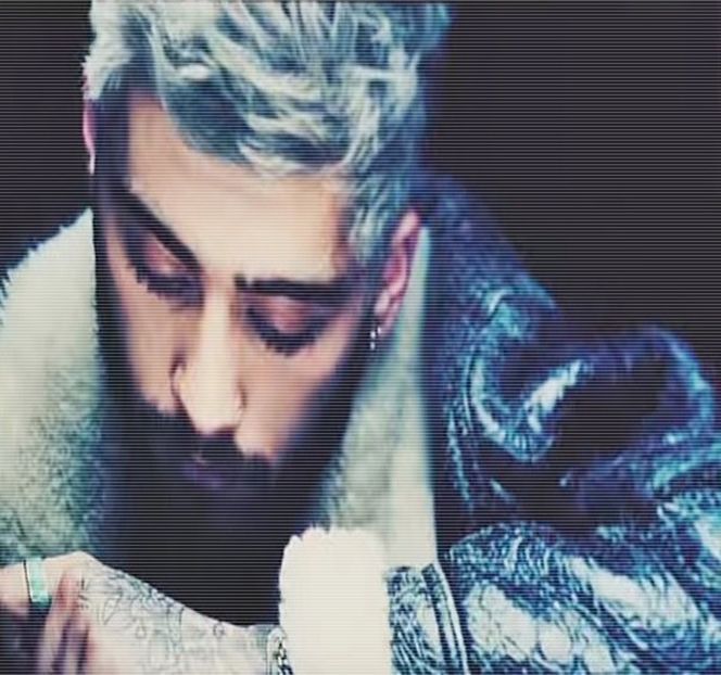 — Intime, aflată în cel mai scurt timp în vecinătatea propriului membru odată cu respectiva - 03 Kick senseless my defenses!