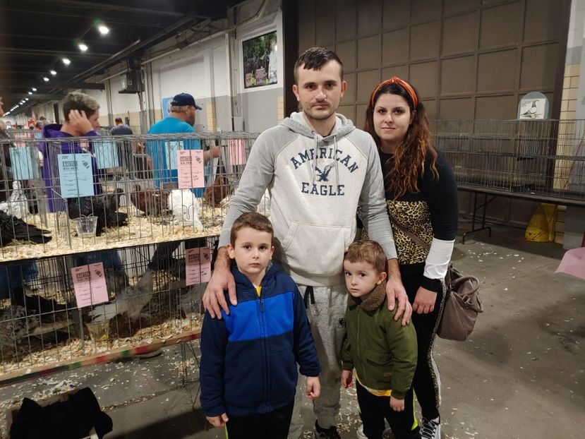 1026191056a - CONTACT-despre mine