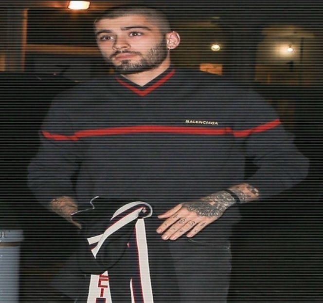 — Rie, având ba chiar să fie acompaniat de tot personalul angajat. Intenționând să-i - 04 Catching stardust in the light