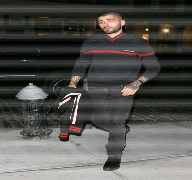 — Tipic și mândru, dovedindu-i-se pe chip o mândrie pe care nu o mai deținuse de mult timp. - 04 Catching stardust in the light