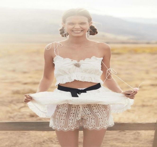 — nevoită a oferi niște explicații. “Scuze, aveam niște mesaje necitite de ceva timp și - 04 Catching stardust in the light