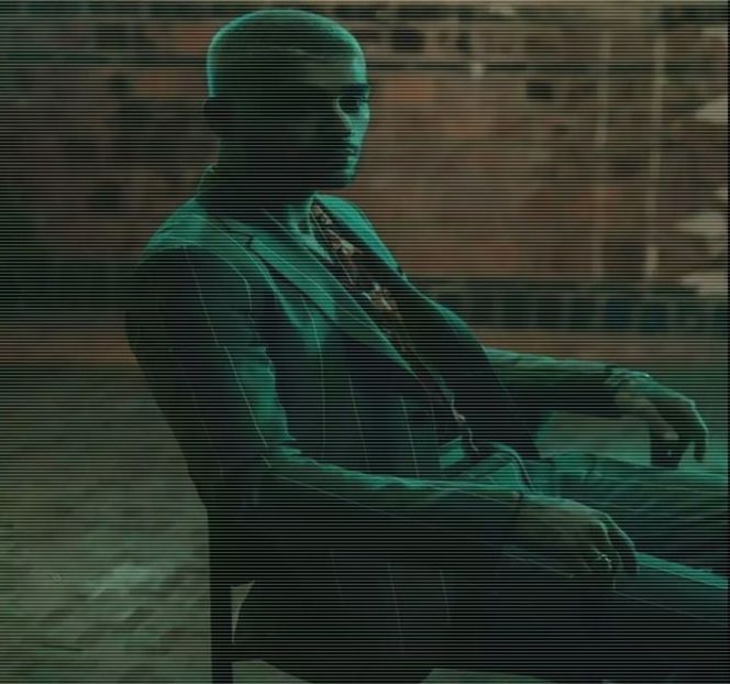 — În care citește rândurile propuse, ideea că aceasta ar fi cedat și i-ar fi răspuns - 04 Catching stardust in the light