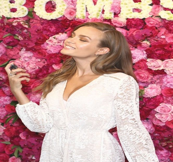 — Persoană, lucru pe care, din nefericire pentru ea, nu îl conştientizează pe moment, - 04 Catching stardust in the light