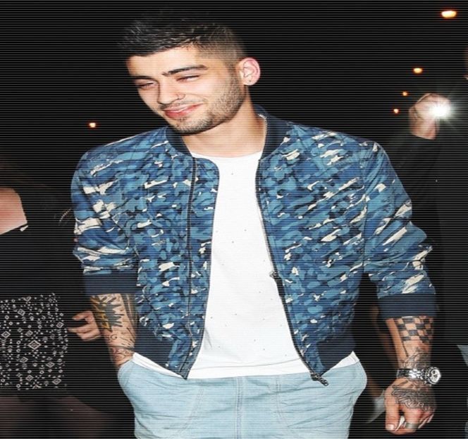 — La scurt timp după ce ceaşca şi-o depărtează ce gură, în scopul aşezării ei peste aceeaşi - 04 Catching stardust in the light