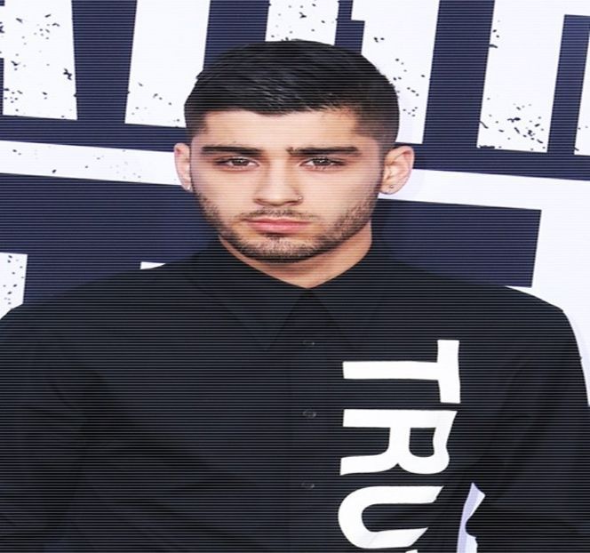 — Prin care Josephine reușește să se joace cu orgoliul său, printr-o constatare răutăcioasă, - 04 Catching stardust in the light