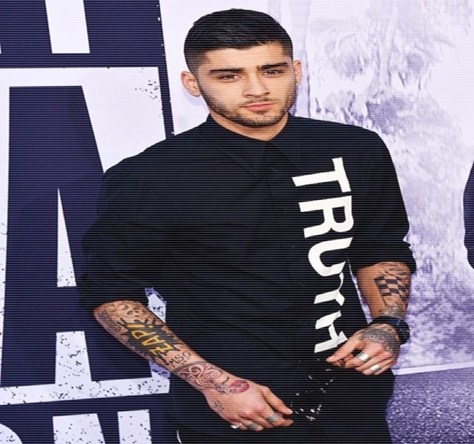 — Ăsta. Dar felul în care reacționezi acum mă face să cred că nu ești nici pe departe mai - 04 Catching stardust in the light