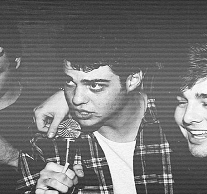 ― Acest fel cu ajutorul unei cârpe. Acţiunea se desfăşoară pe o perioadă de doar câteva - 04 Catching stardust in the light