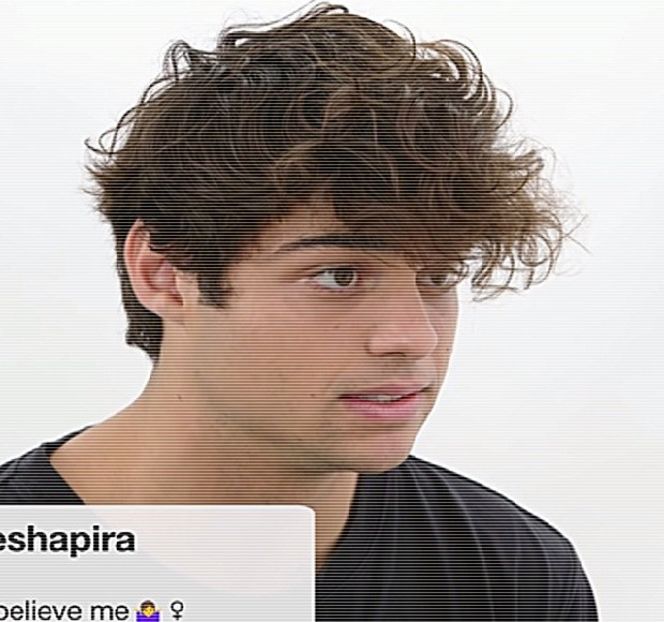 ― Drept o reacţie definitorie a replicii acestuia, vociferează un pufnet amuzat, totodată, - 04 Catching stardust in the light