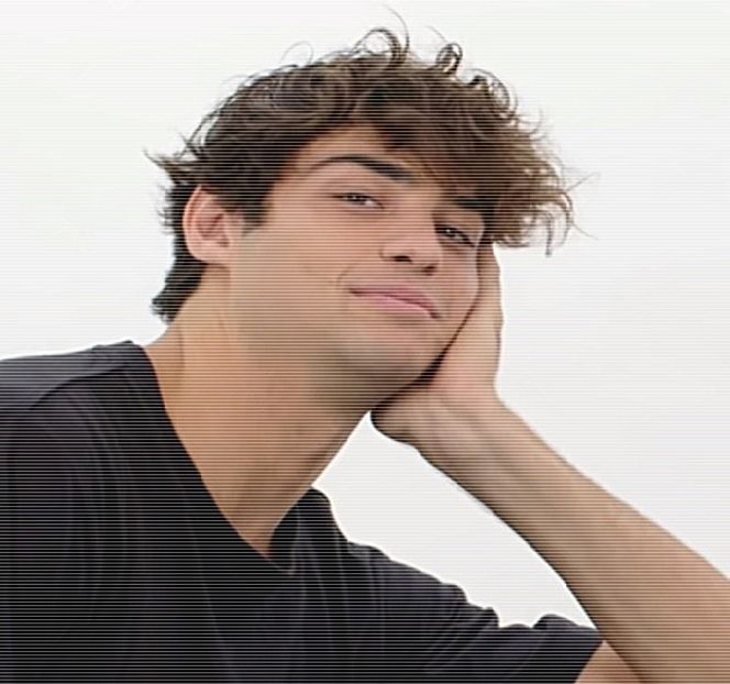 ― Nu m-a anunţat nimic, nici pe mine şi nici pe Edward, în ceea ce priveşte ora. Poate - 04 Catching stardust in the light