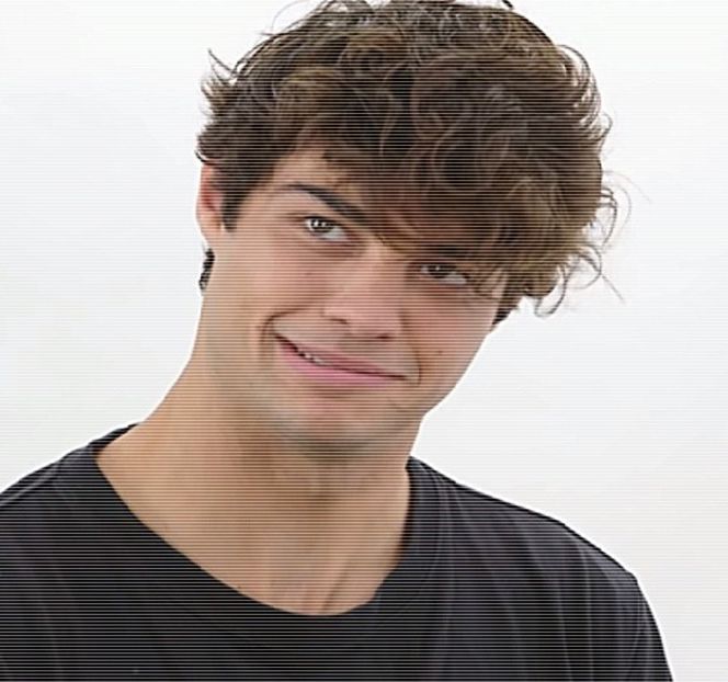 ― Întoarcerea privirii peste umăr pentru  reluarea contactului vizual. „Apropo, unde e - 04 Catching stardust in the light