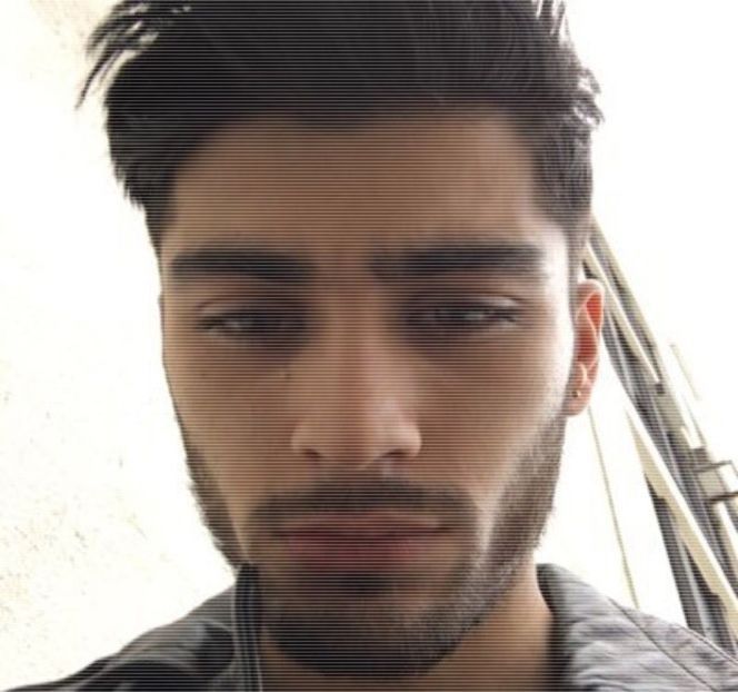 — Curiozitatea și-o îndeplinește prin maniera în care îi acordă atenție acestuia, constatând că - 04 Catching stardust in the light