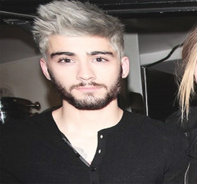 — Care şi-o crease în urma unei scurte analize, aceasta avea să-i priceapă în întregime ideea. - 04 Catching stardust in the light