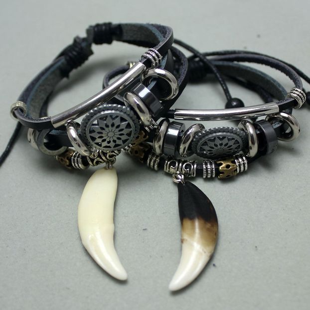Black Tang Bracelet with Real Woolf Fang_165 de lei - BRATARI DIN PELE PENTRU BARBATI la preturi foarte accesibile ! Idei de cadou !