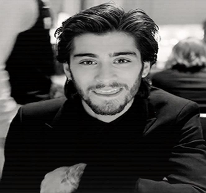 — produce un contact cu propriu-i piept, privirea având ba chiar să-i coboare în direcția - 04 Catching stardust in the light