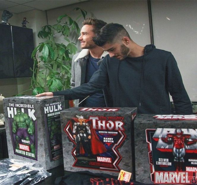 — observase introdusă într-o atmosferă confortabilă, ar putea spune, redată prin consumul - 04 Catching stardust in the light