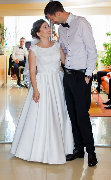  - Mi-am maritat fata