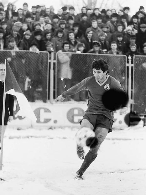 Mircea Lucescu Corvinul Hunedoara - Otelul Galati Istorie Part 1