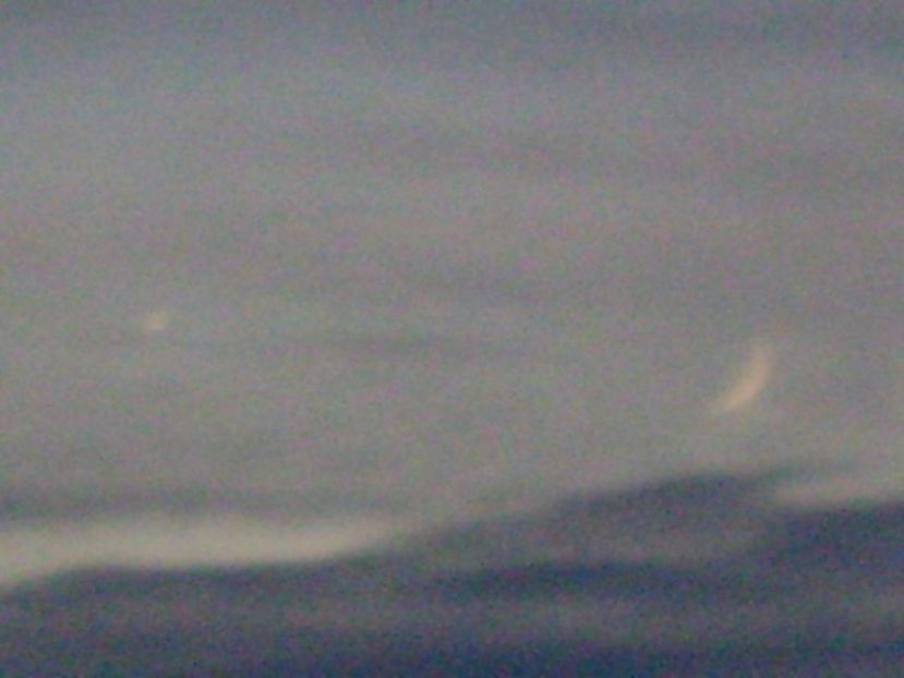 Luna noua in conjunctie cu Venus in Sagetator - Luna - Soarele si norii - 2