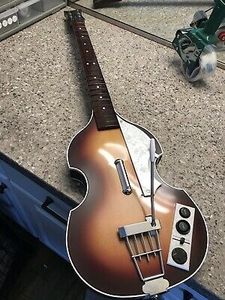 The-Beatles-Rock-Band-Hofner-Bass-Guitar-Paul - VIOLINA BASS HOFNER