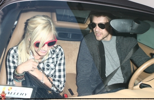 2mhv61v - Ashley Tisdale