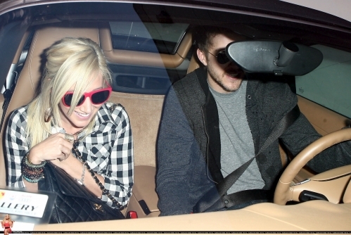 24v4sa0 - Ashley Tisdale