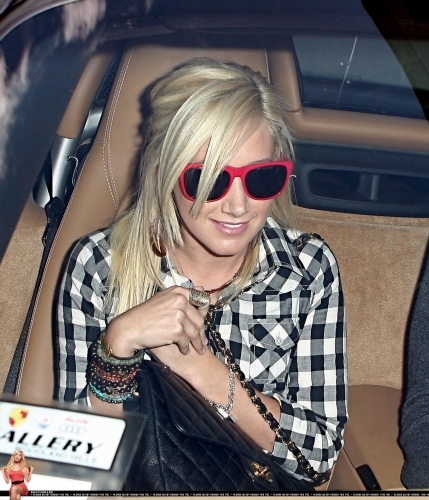 x6il8x - Ashley Tisdale