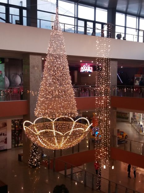  - La plimbare prin Vîlcea la mall