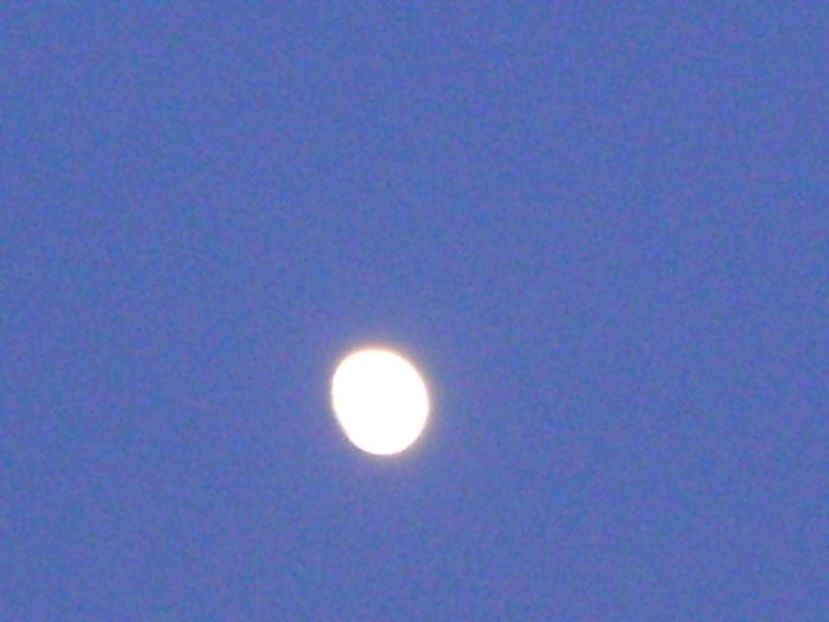 Luna in crestere in Taur - Luna - Soarele si norii - 2