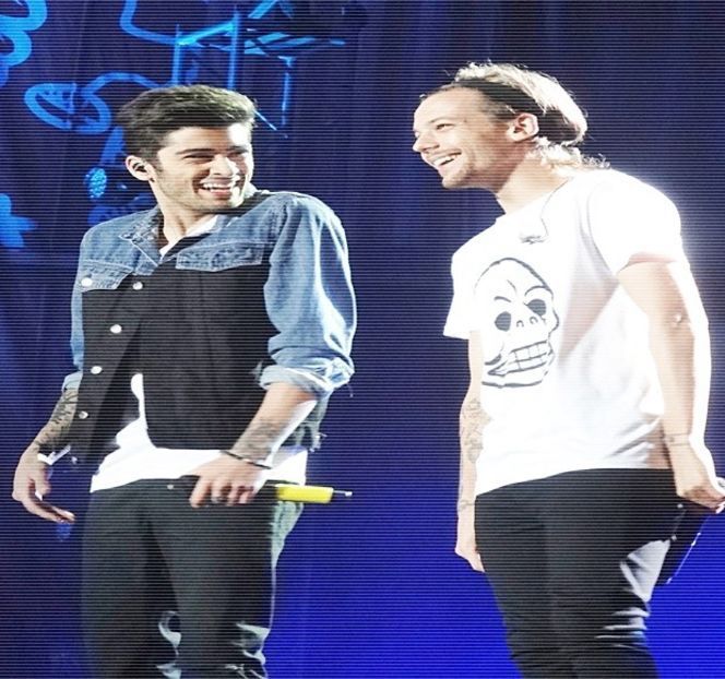 — Josephine. Un lucru care îl măcina încă în prezent. Dar, câteva clipe mai târziu, când - 04 Catching stardust in the light