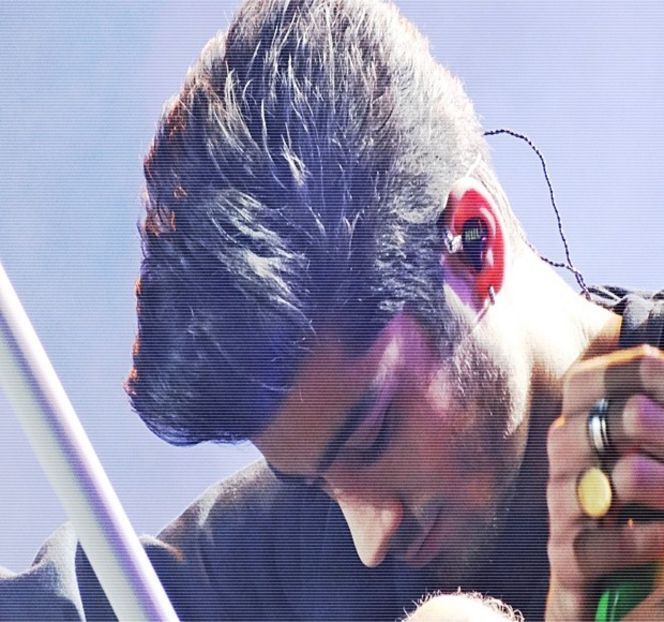 — Se prea poate spune că ideea de a o aduce pe individa pe care nu de mult timp o cunoscuse - 04 Catching stardust in the light