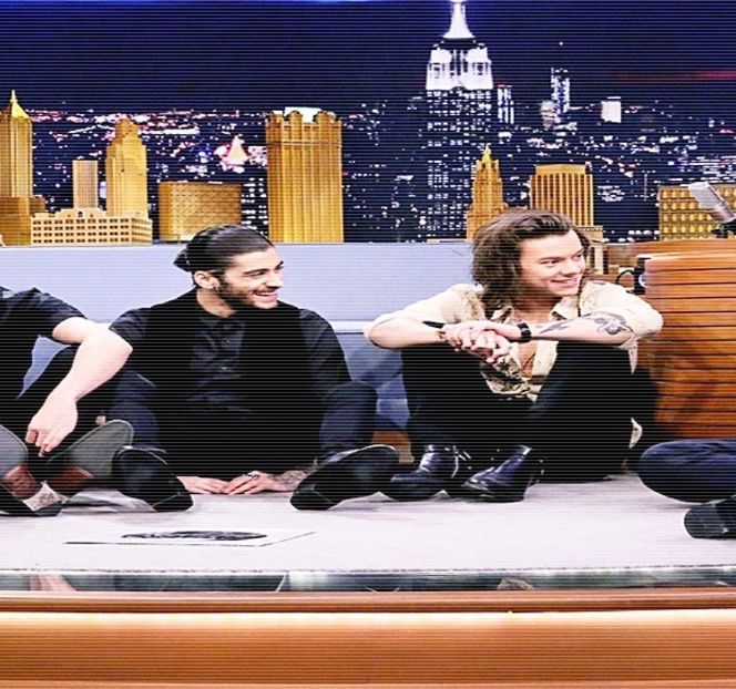 — umiditate anume preia o parte din lungime iar palmei îi este atribuit ajutorul gurii ei, din nou, - 04 Catching stardust in the light