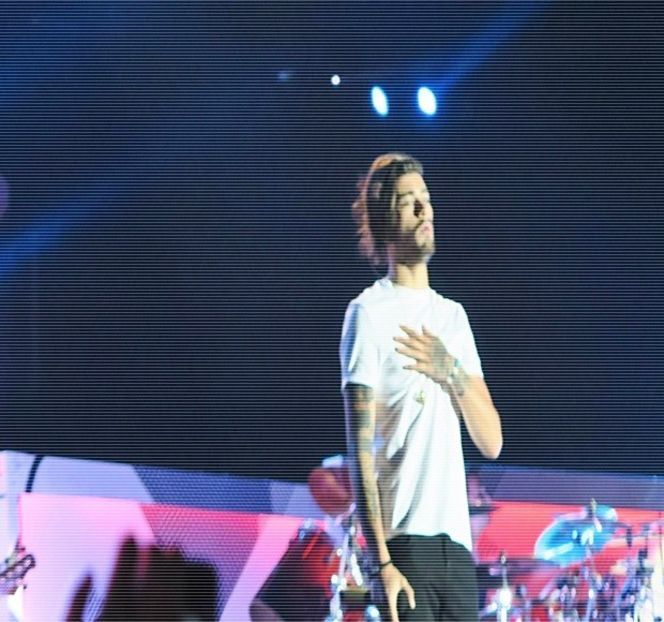 — garantat în vene, iar hormonii îi erau extinși la maximum. Abia atunci când, posibil, definitiv - 04 Catching stardust in the light