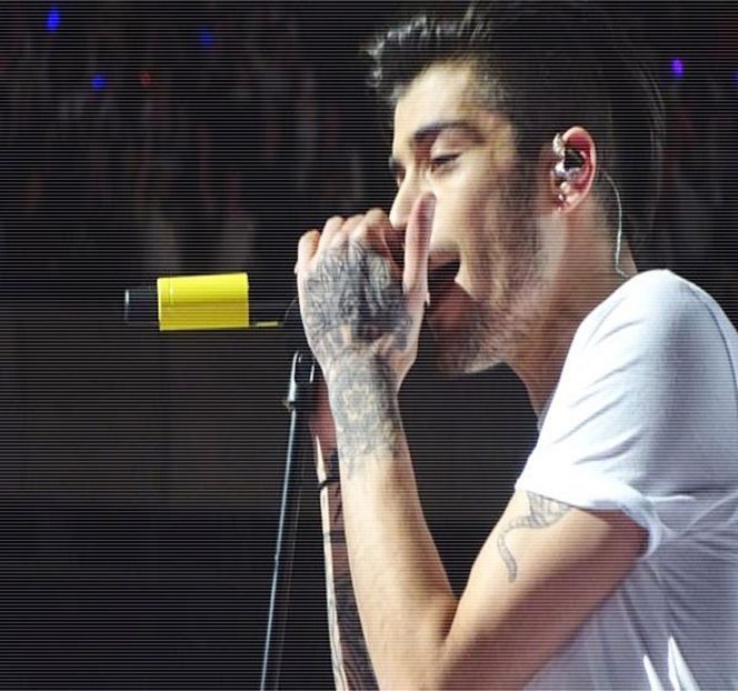 — Vreunei noi expresii. Mișcările produse la nivelul zonei intime a acesteia, persistă până - 04 Catching stardust in the light