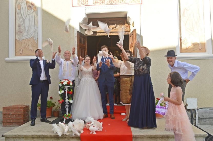 IMG-20191215-WA0006 - Sectiunea 1C-Porumbei albi pentru evenimente