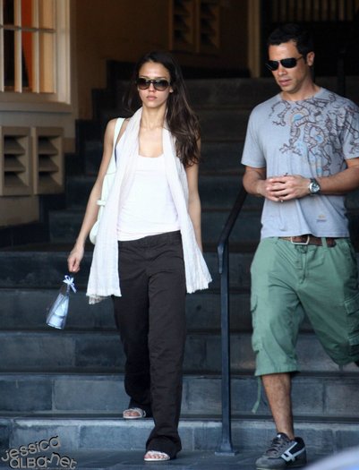 2dcsx - jessica alba candids