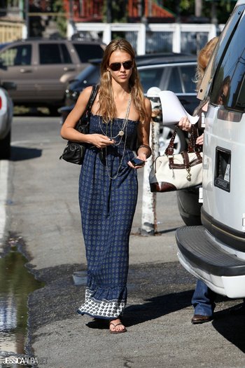 03xczvc - jessica alba candids
