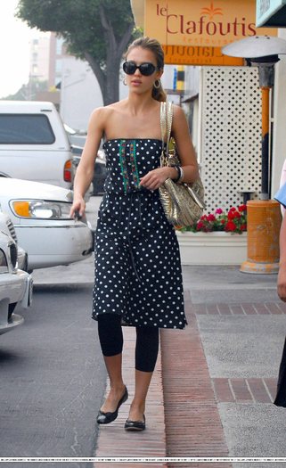 3xz - jessica alba candids