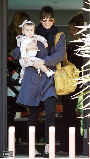 004dfssdf - jessica alba candids