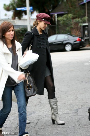 06vc - jessica alba candids