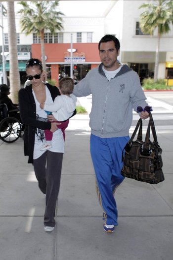 008hgbnv - jessica alba candids