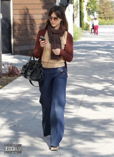 009fgdfgd - jessica alba candids