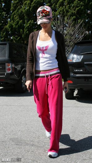 09wdsaxcz - jessica alba candids