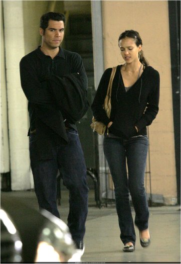 14dfxcz - jessica alba candids