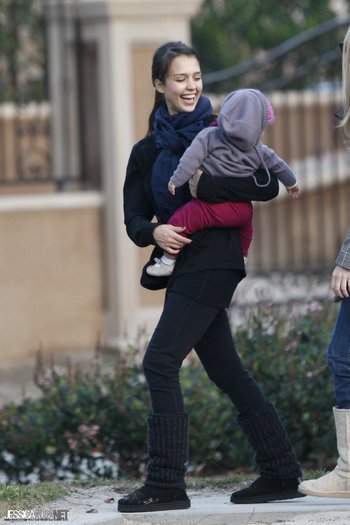 014fdsfds - jessica alba candids