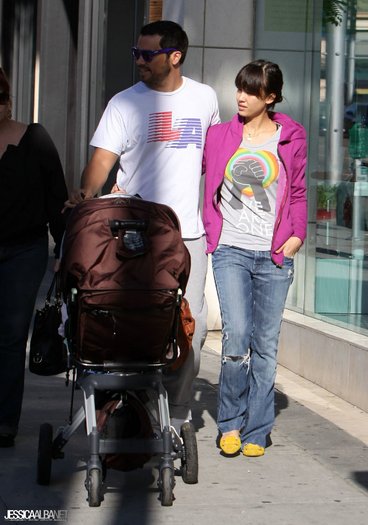 015rtegdf - jessica alba candids